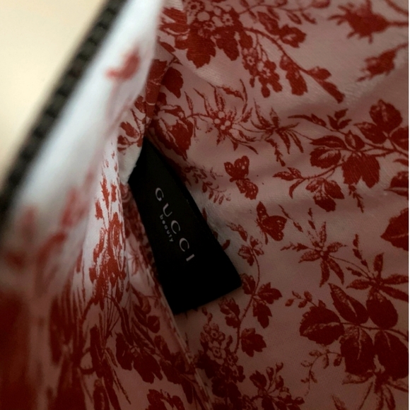 Gucci Bloom Zipper Pouch w/Gucci Box - NIB - Picture 5 of 11